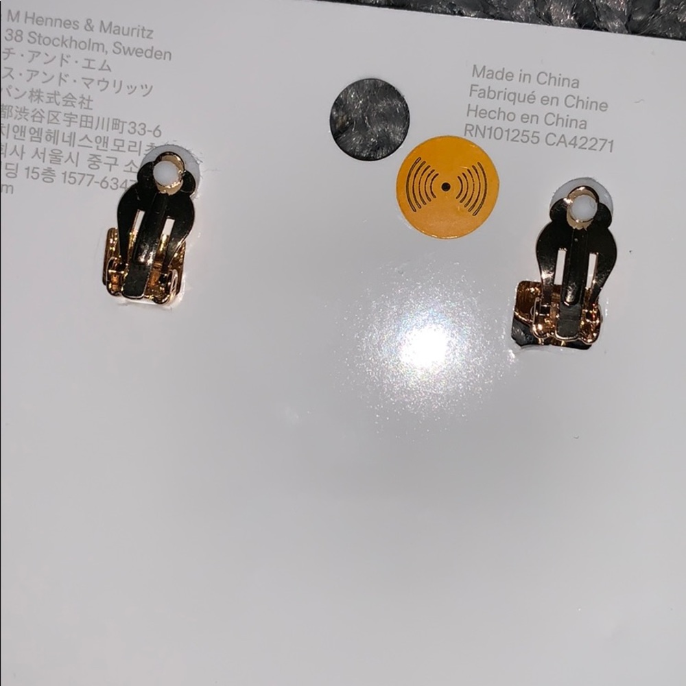 Earrings - Picture 7 of 7